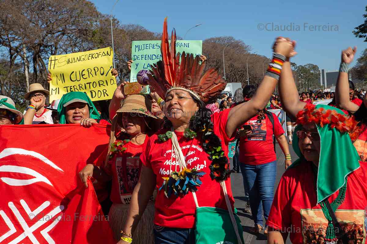 I MARCHA DAS MULHERES INDÍGENAS