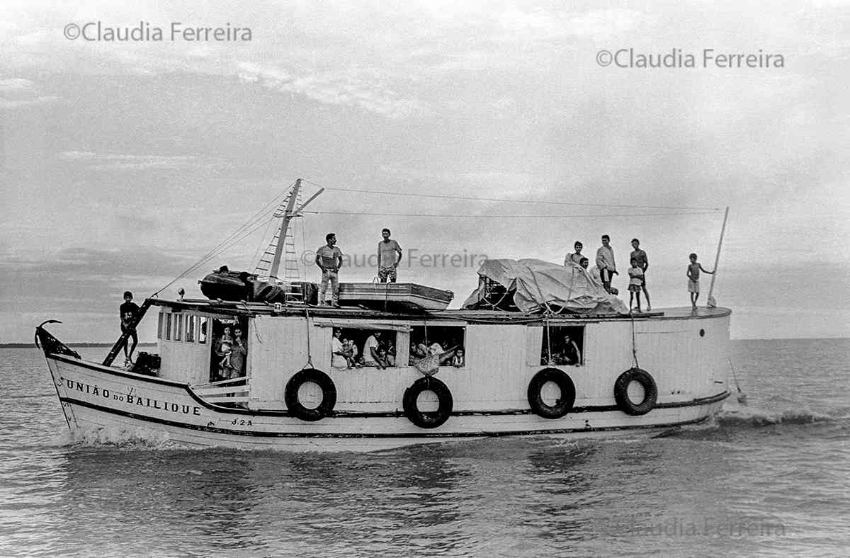 Barco no Rio Amazonas