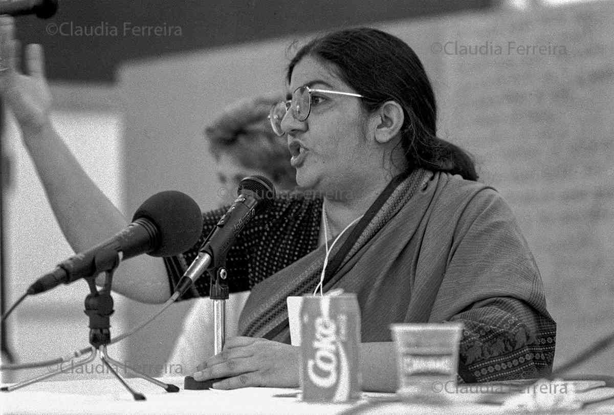 Vandana Shiva no Fórum Global na Cúpula da Terra