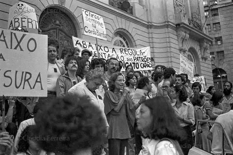 concentração de artistas e técnicos em espetáculos de diversões pela anistia