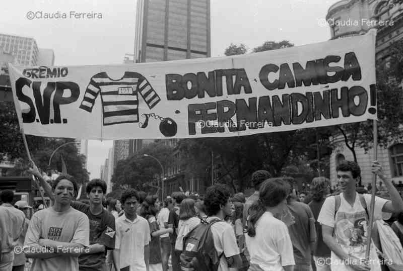 Estudantes nas ruas pelo impeachment do presidente Collor de Melo 