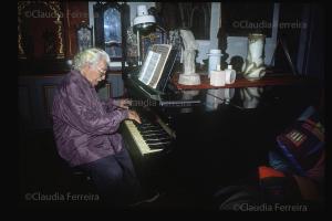 Roberto Burle Marx Plays Piano 