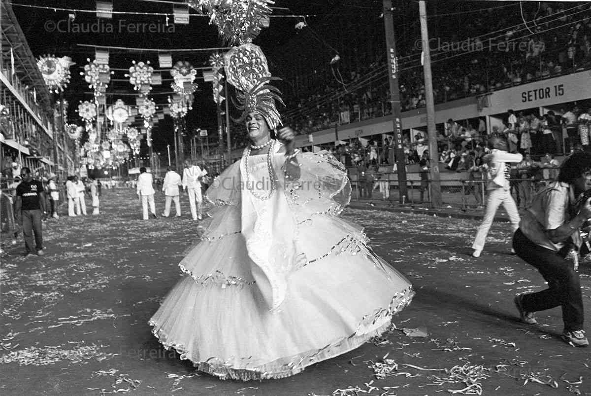 Parade of Recreative Society Samba School Unidos de São Carlos