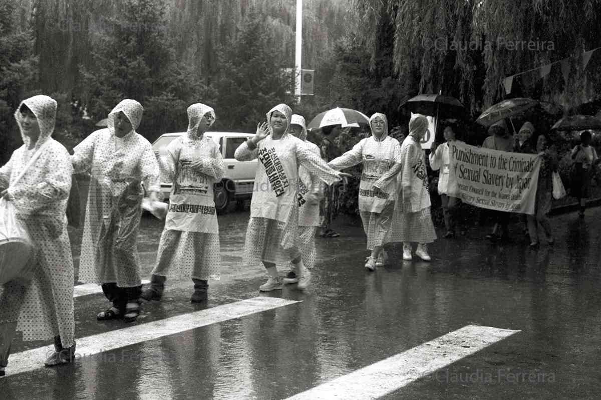 Manifestantes na Quarta Conferência Mundial sobre Mulheres