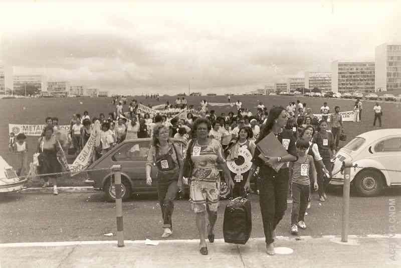 Manifestação no Congresso Nacional - Mulheres contra o arrocho salarial  